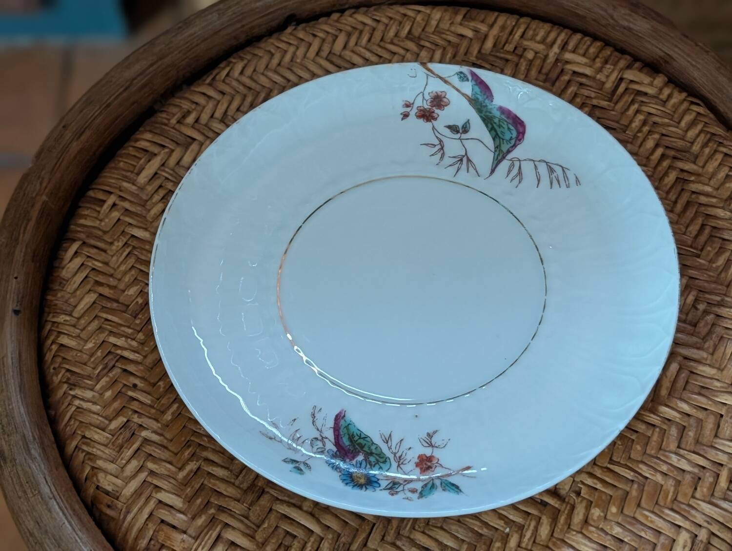 Fine porcelain breakfast cup with floral decoration, 1930-1940.