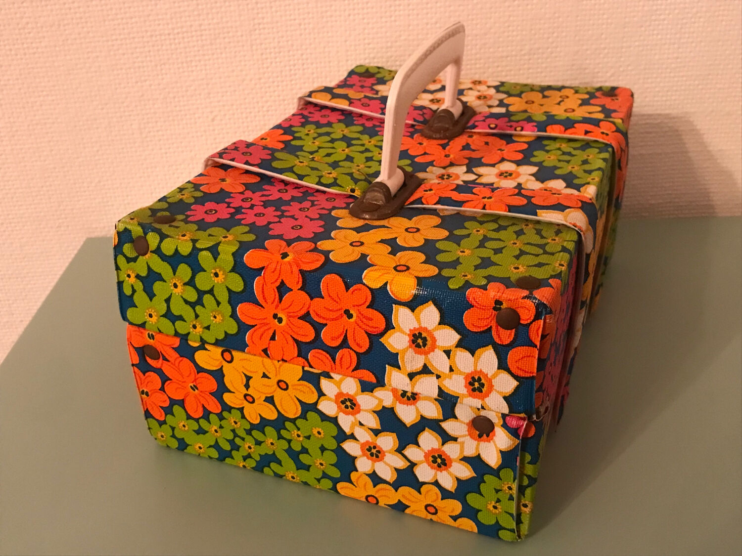 Suitcase sewing sewing box learning vintage flower