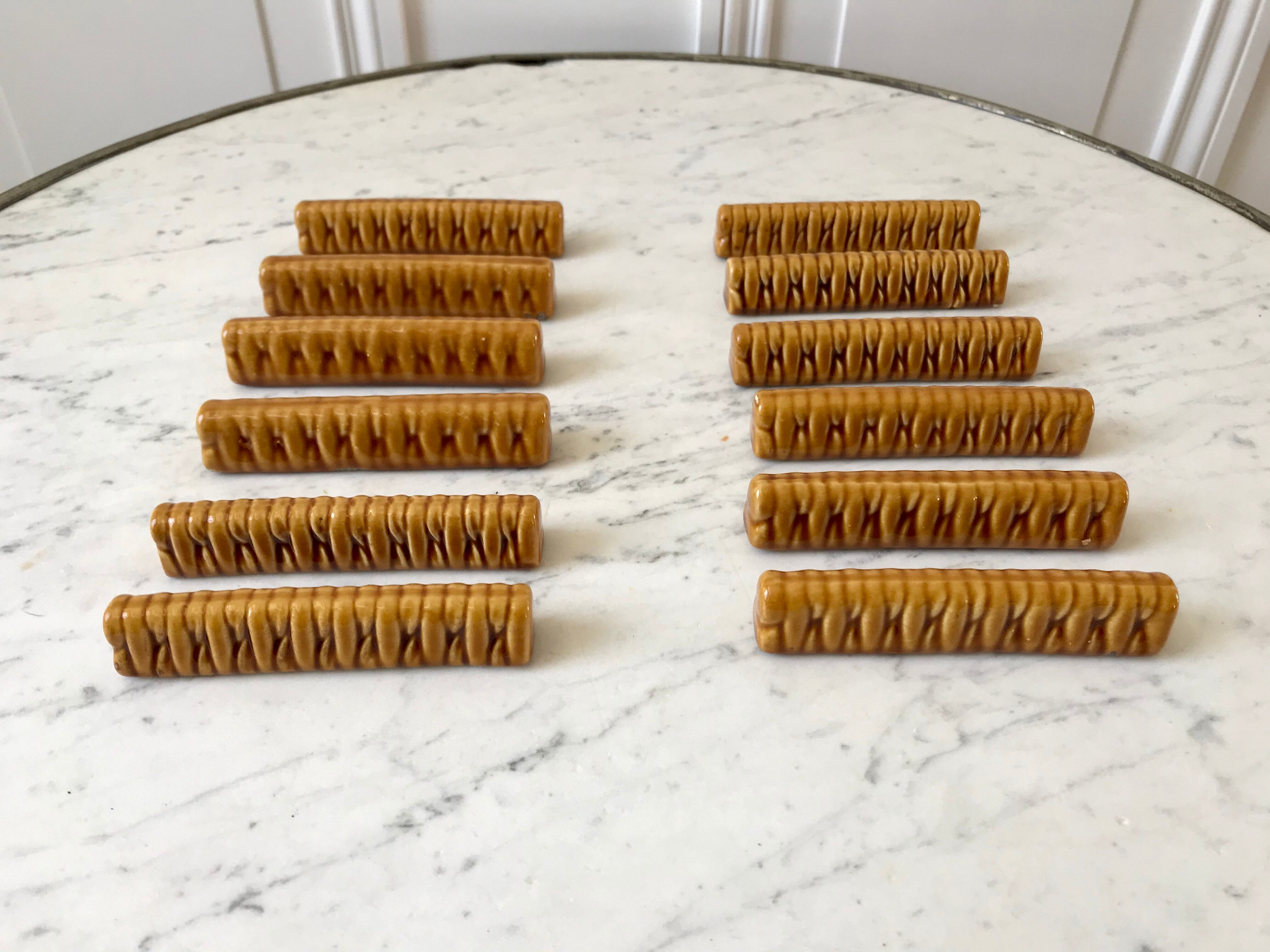 Set of 12 knife holders in rattan pattern rattan 50s