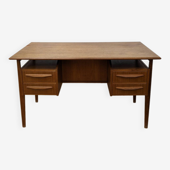 Raised Scandinavian desk from the 60s