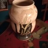 Vase en céramique par Michael kay signé et daté 2004.