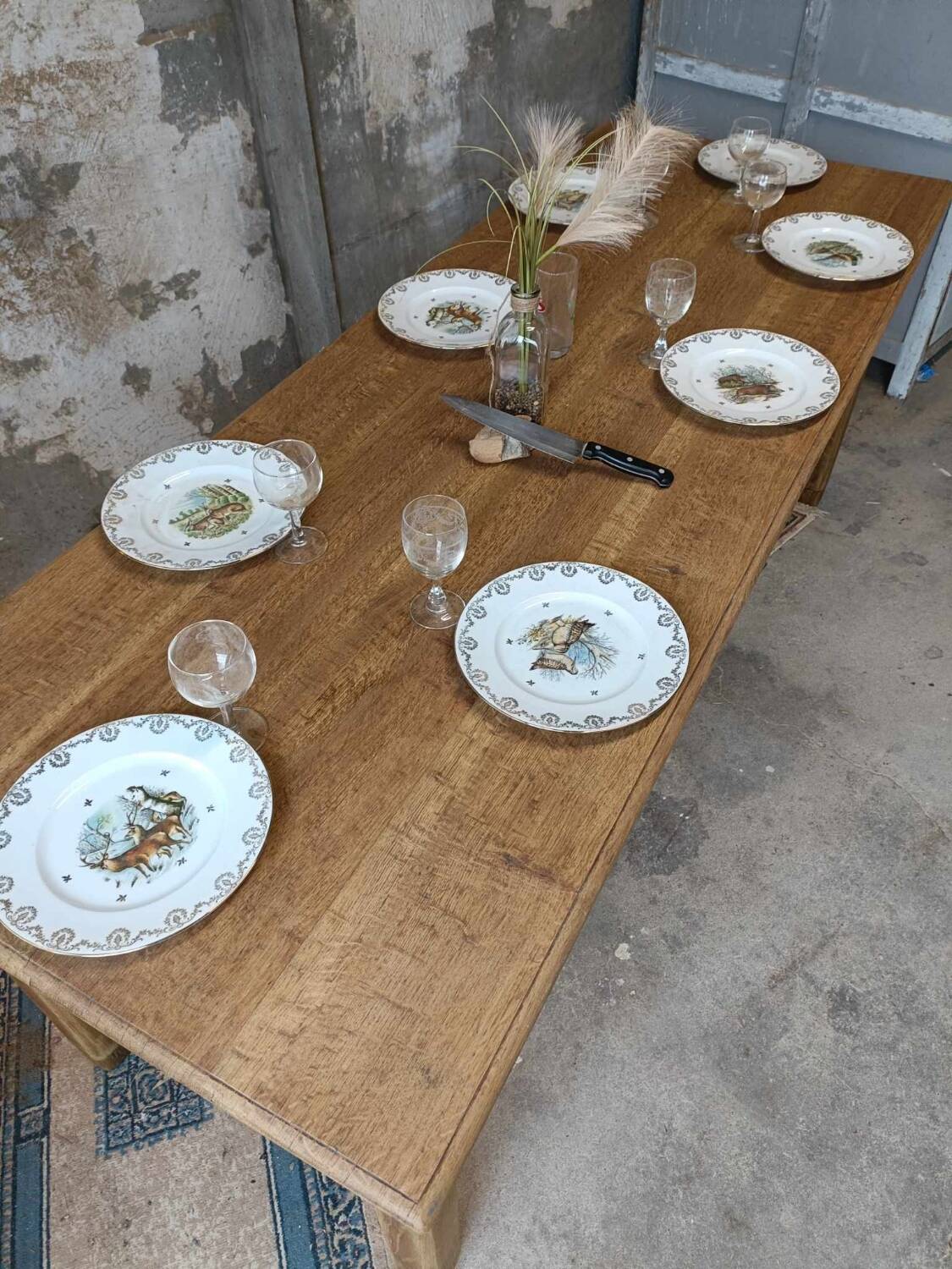Farm table