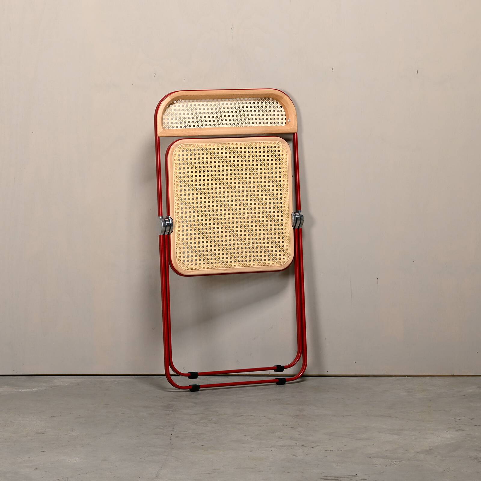 Giancarlo Piretti Plia Folding Chair in Red and Straw for Castelli, Italy