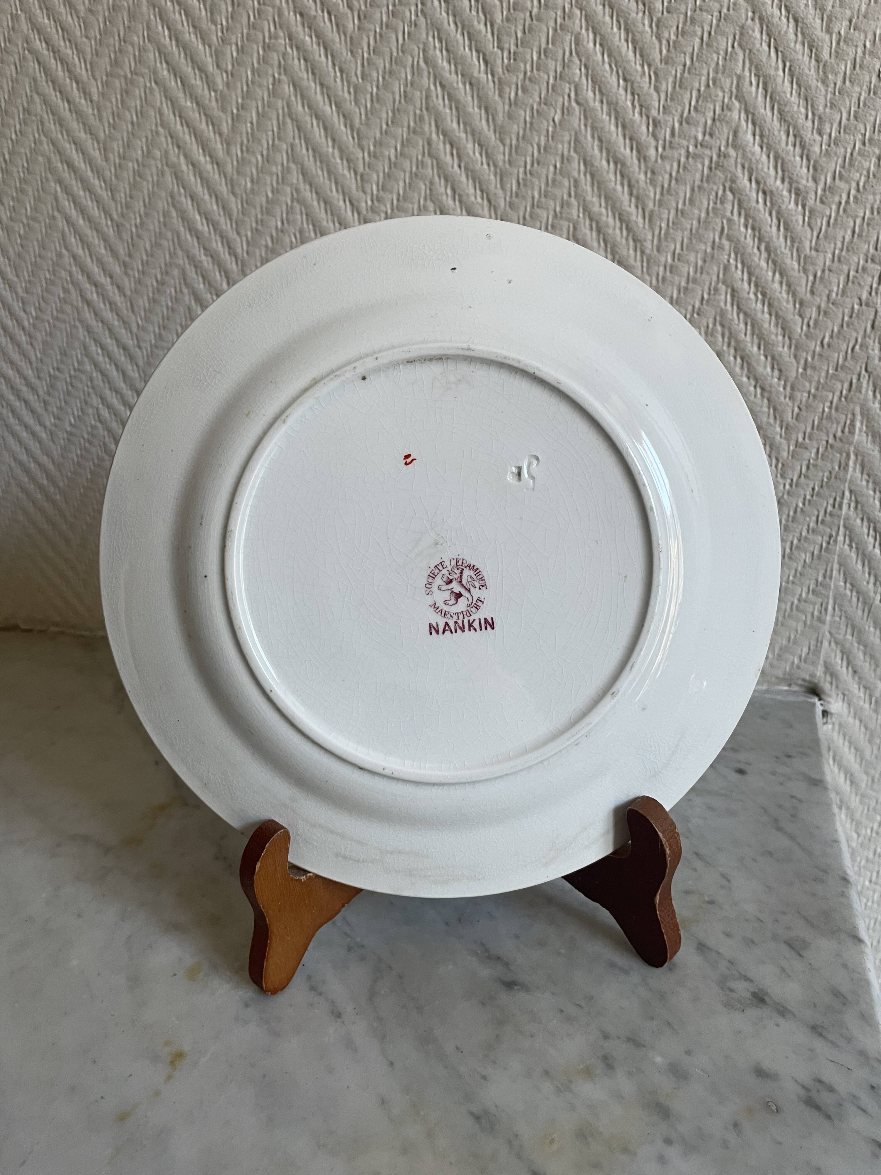 Small plate from the Maastricht Nanking ceramic company