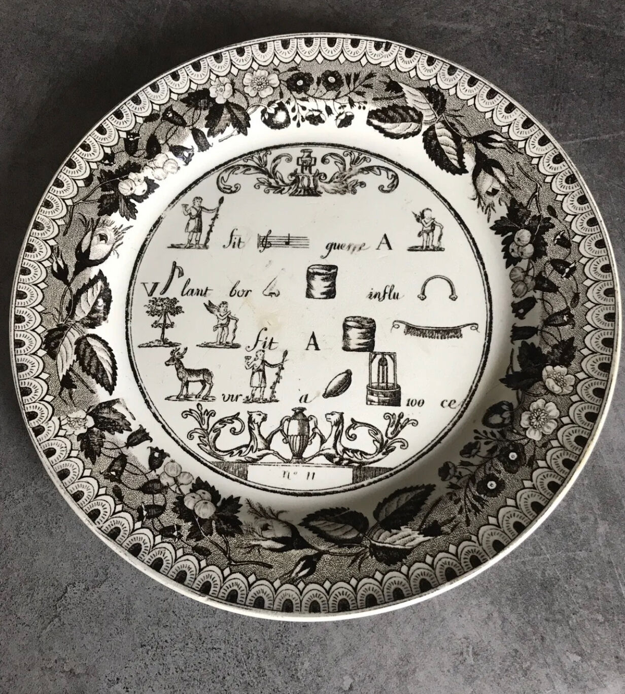 Lot of 5 plates in earthenware of choisy-le-roi, p&h, decoration of rébus, xixth