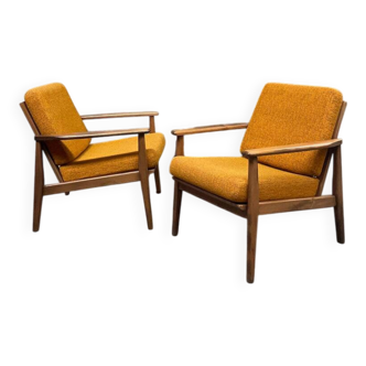 Paire de fauteuils safran