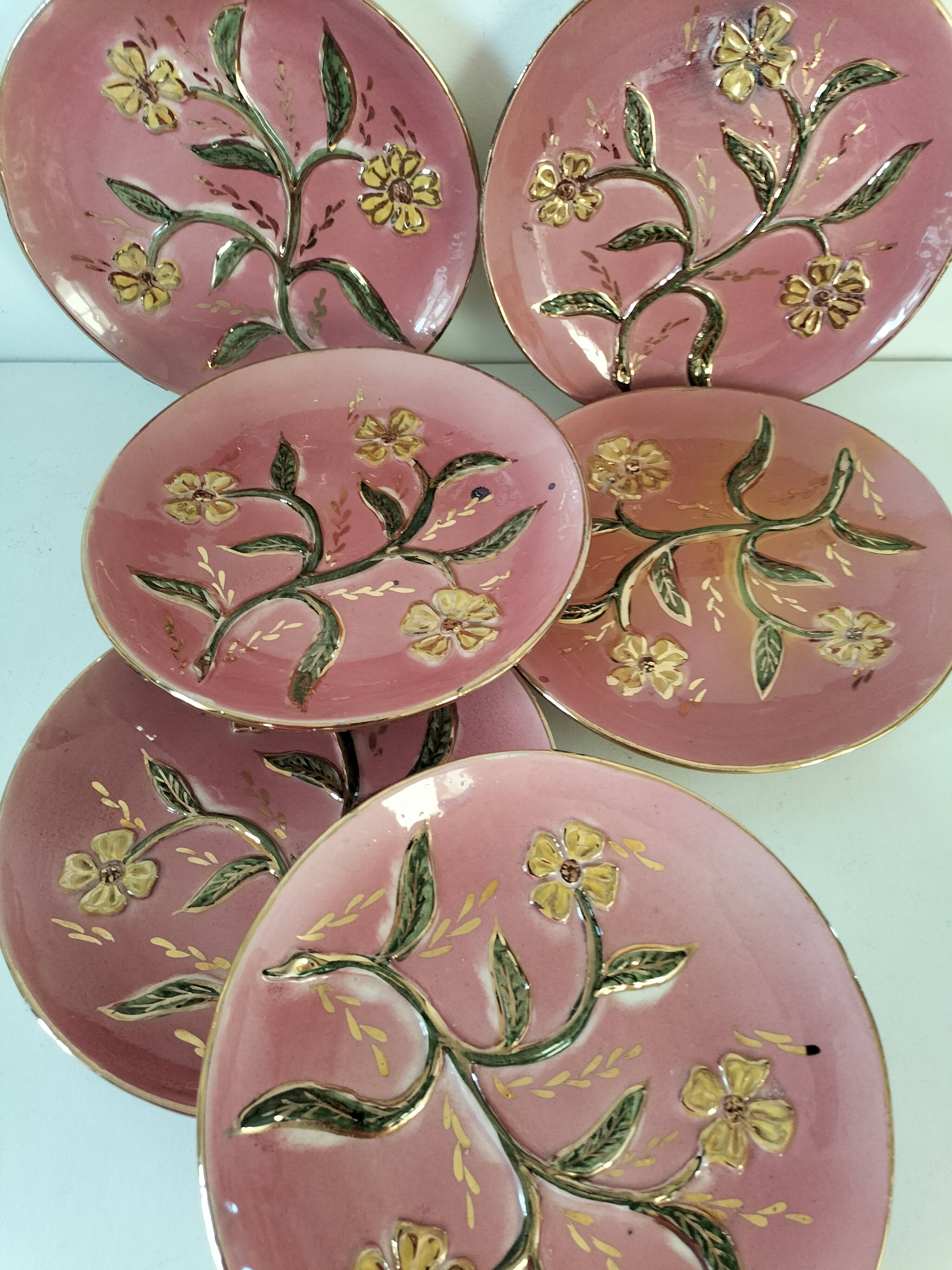 Barbotine style plates