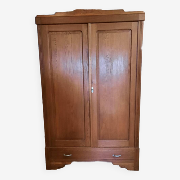 Armoire parisienne