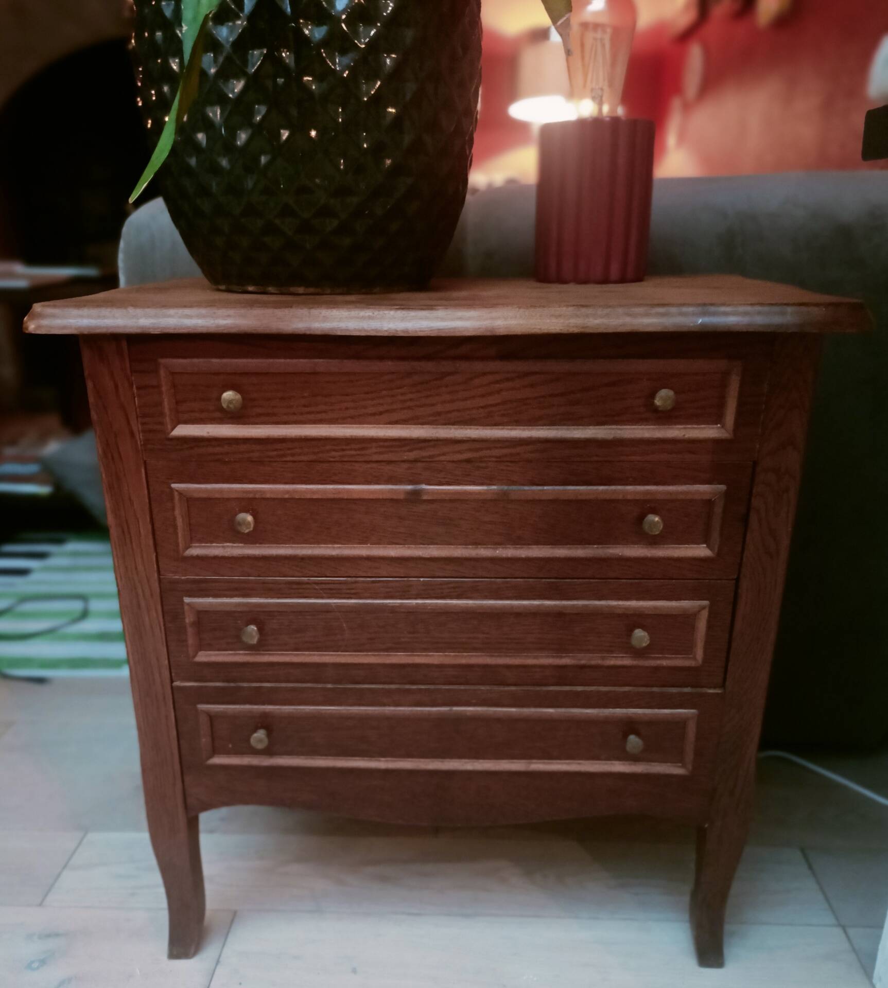 Sewing machine, sewing furniture