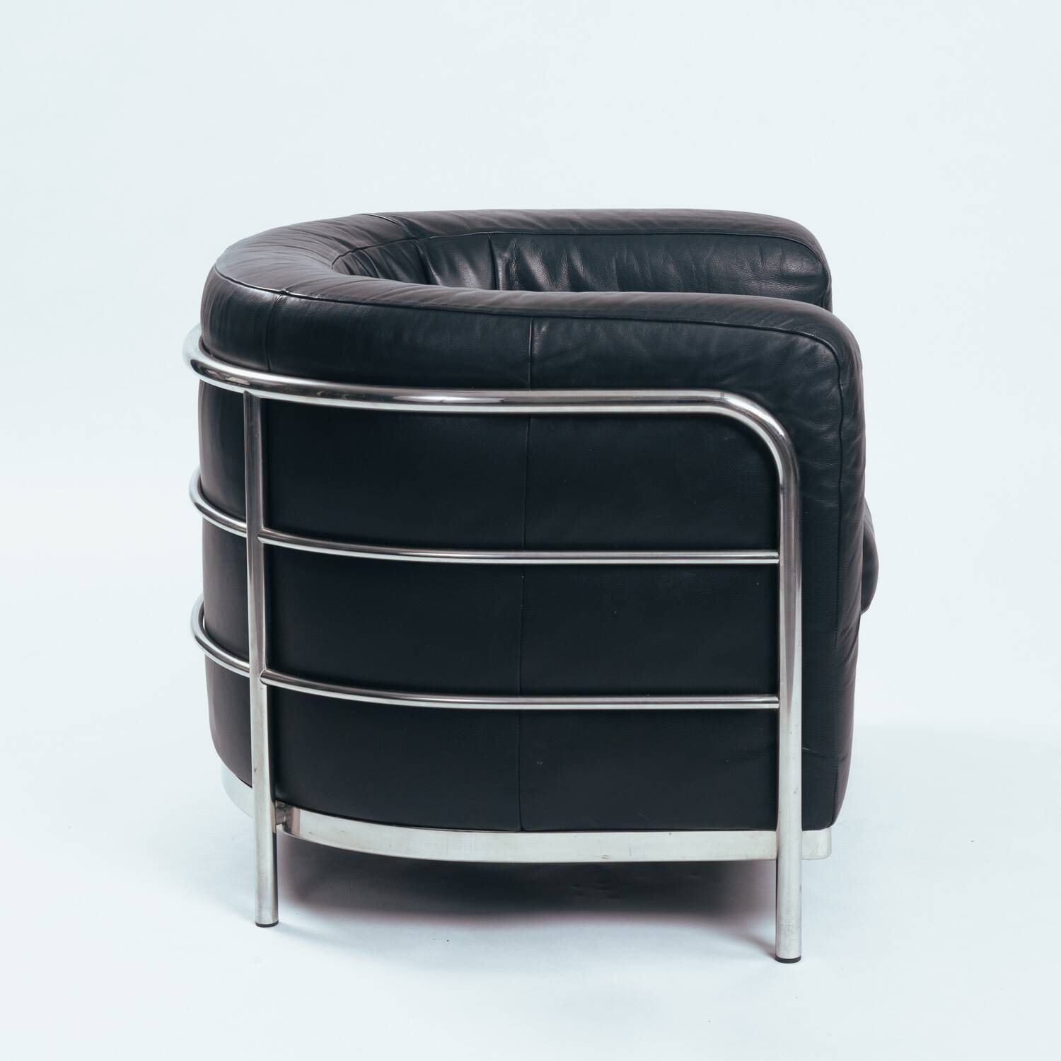 Zanotta onda black leather lounge chair, Italy 1980s