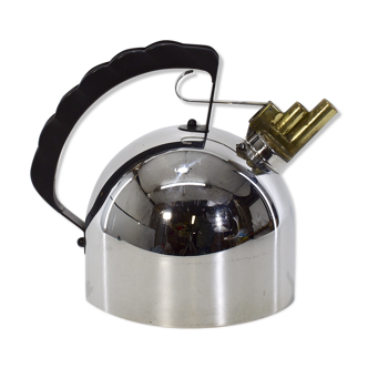 Richard Sapper's kettle for Alessi, Italian design, 1980s