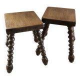 Paire de tabourets en bois massifs, pieds sculptés