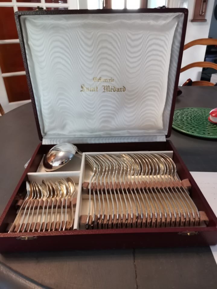 Housewife 37 pieces of silver metal silverware Saint Medard