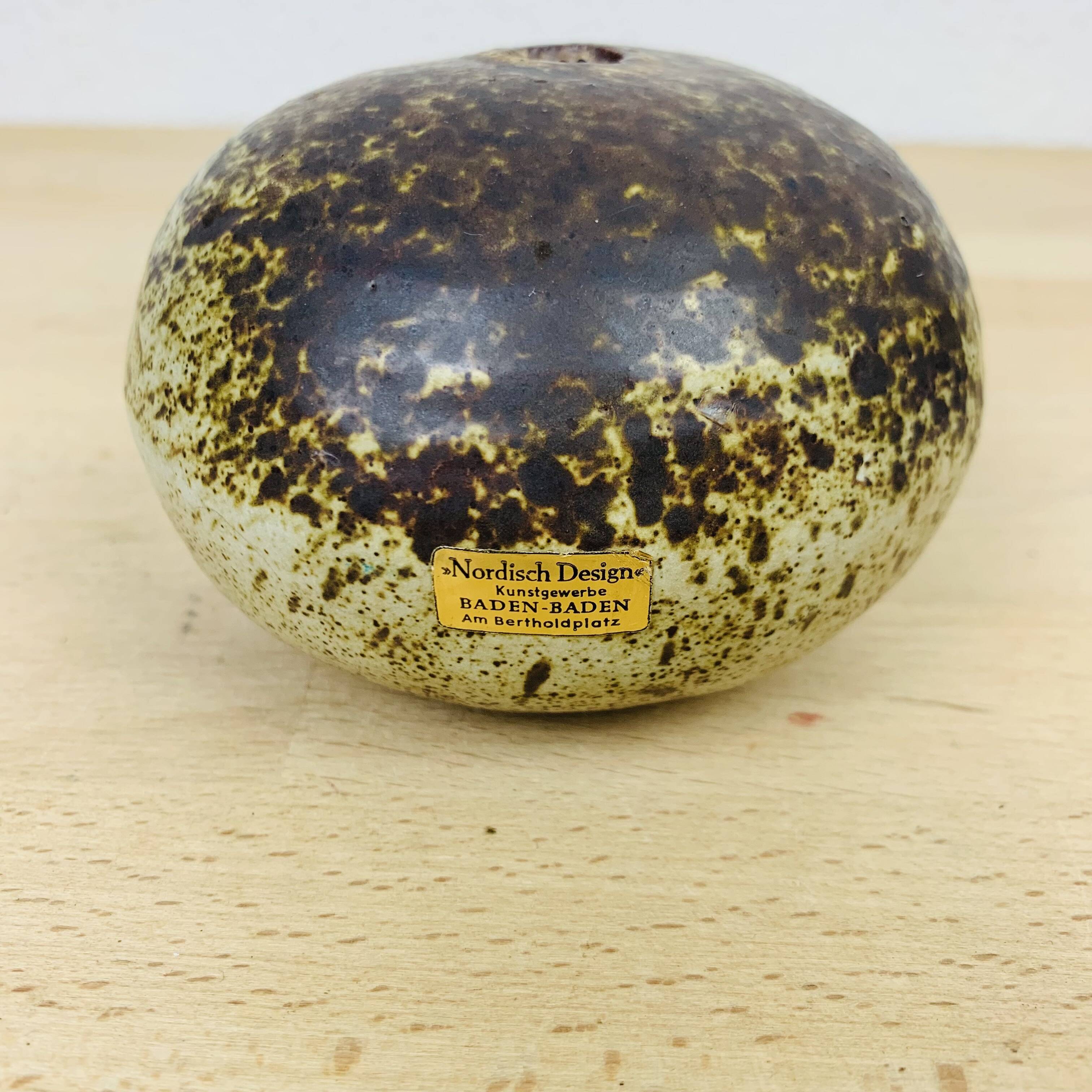 Soliflore pyrite sandstone ball vase