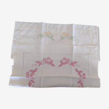 Old linen Set of 2 baby/child pillowcases