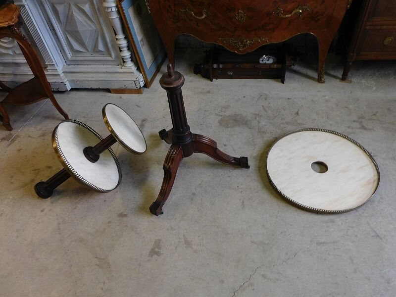 Rotating store floor in mahogany and marble of the nineteenth century