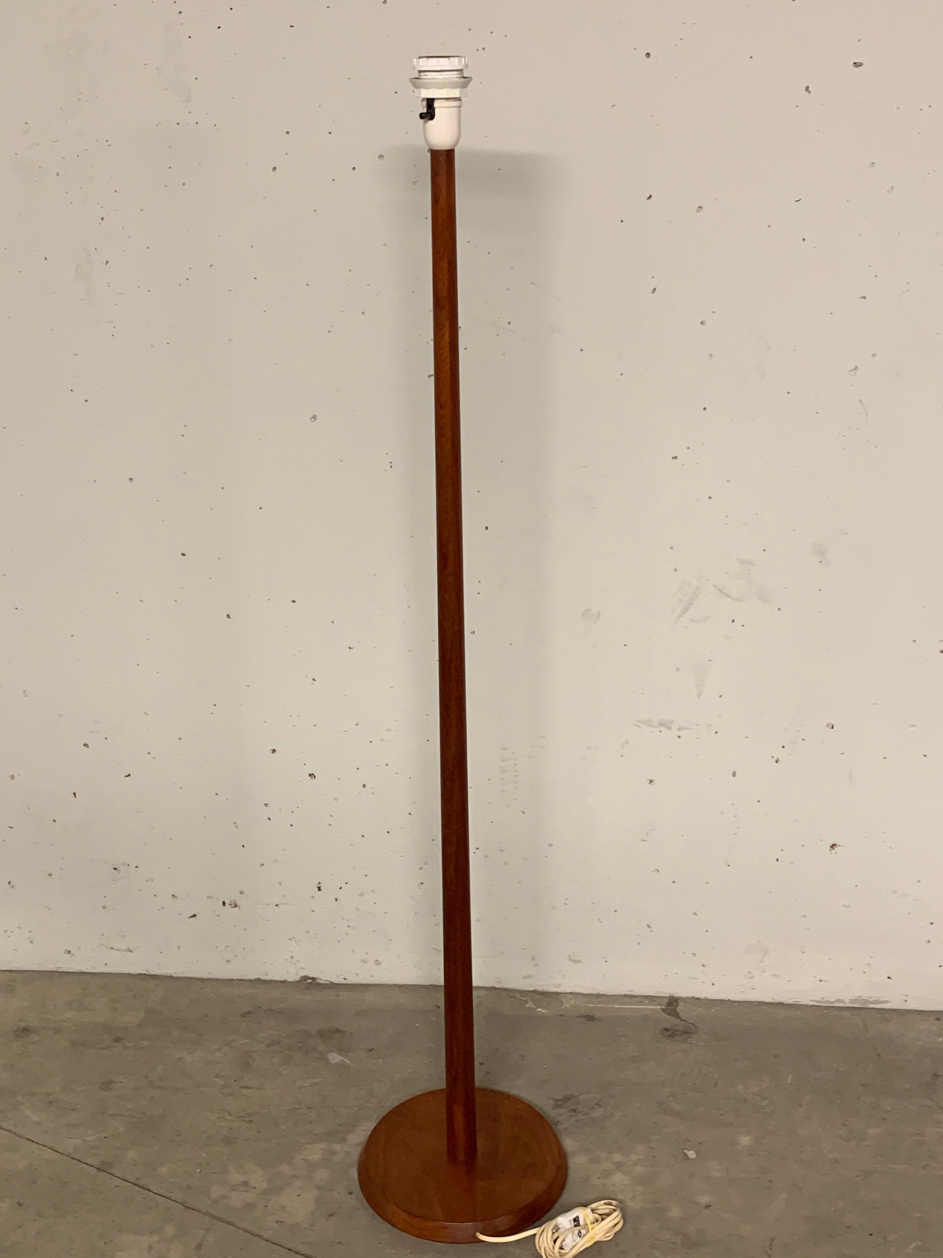 Lampadaire vintage scandinave en teck 1960