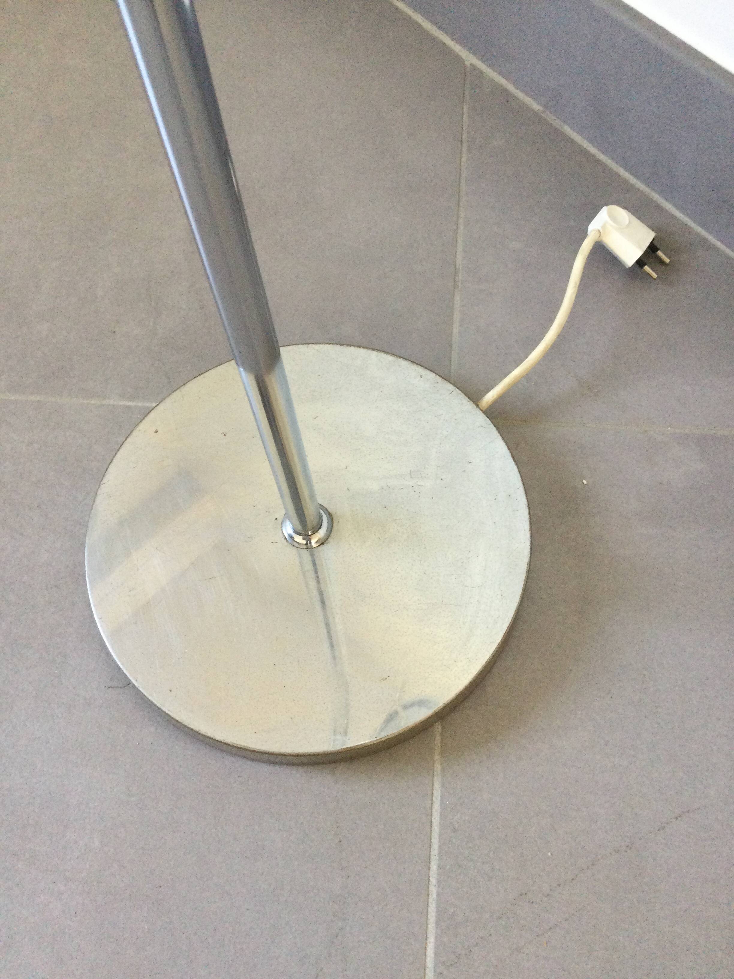 Eyeball floor lamp in chromed metal