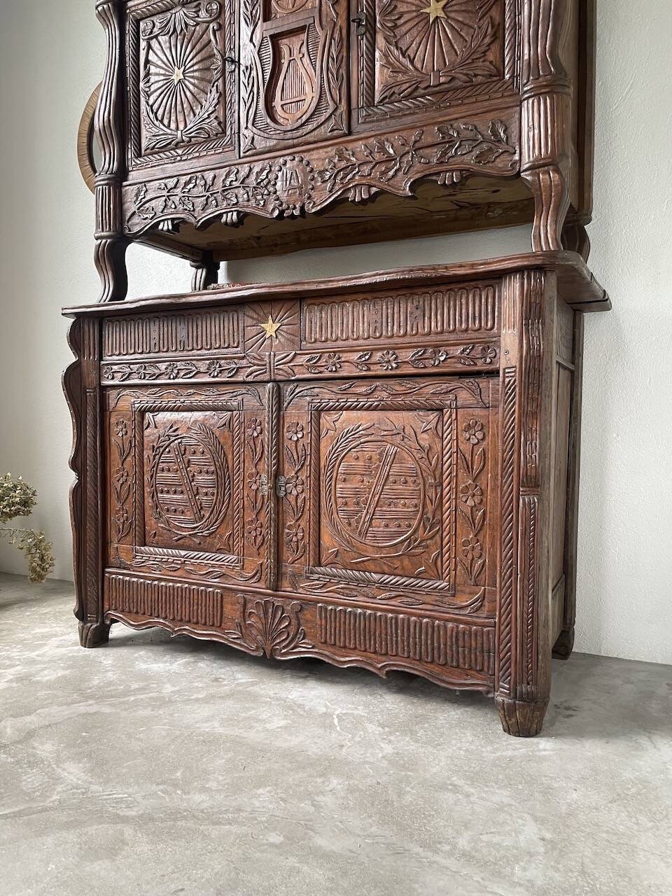 Auvergne brutalist folk art furniture 1890