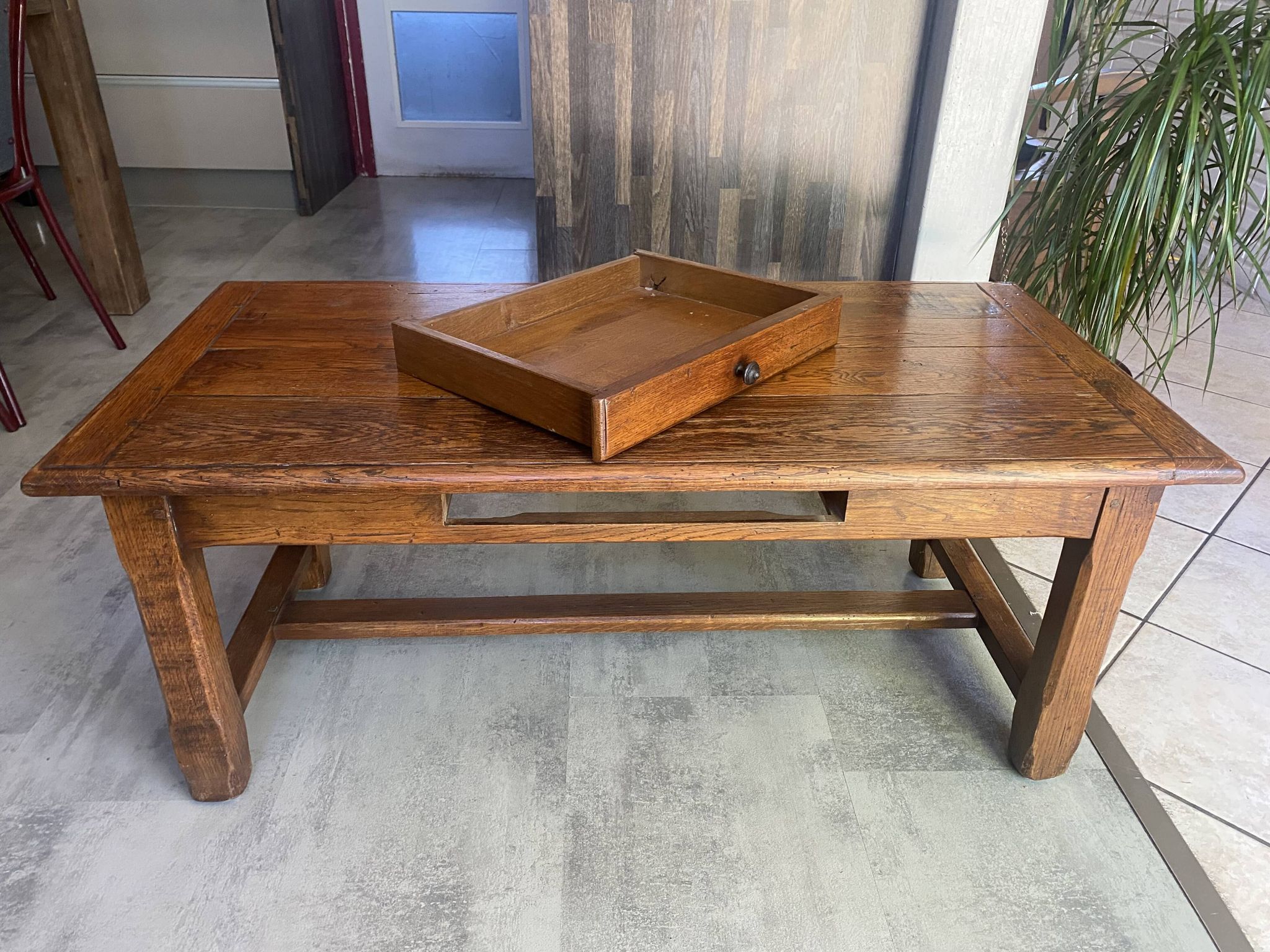 Rustic farmhouse antique coffee table made of solid oak with 1 drawer 50.