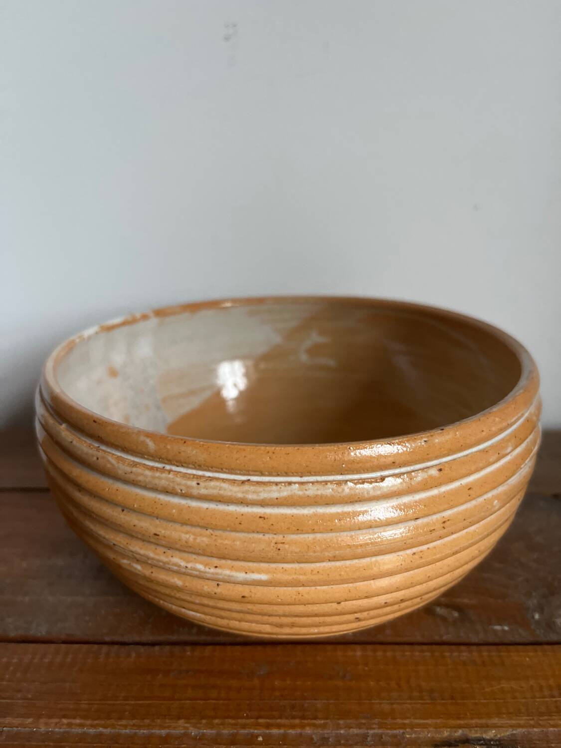 Stoneware salad bowl