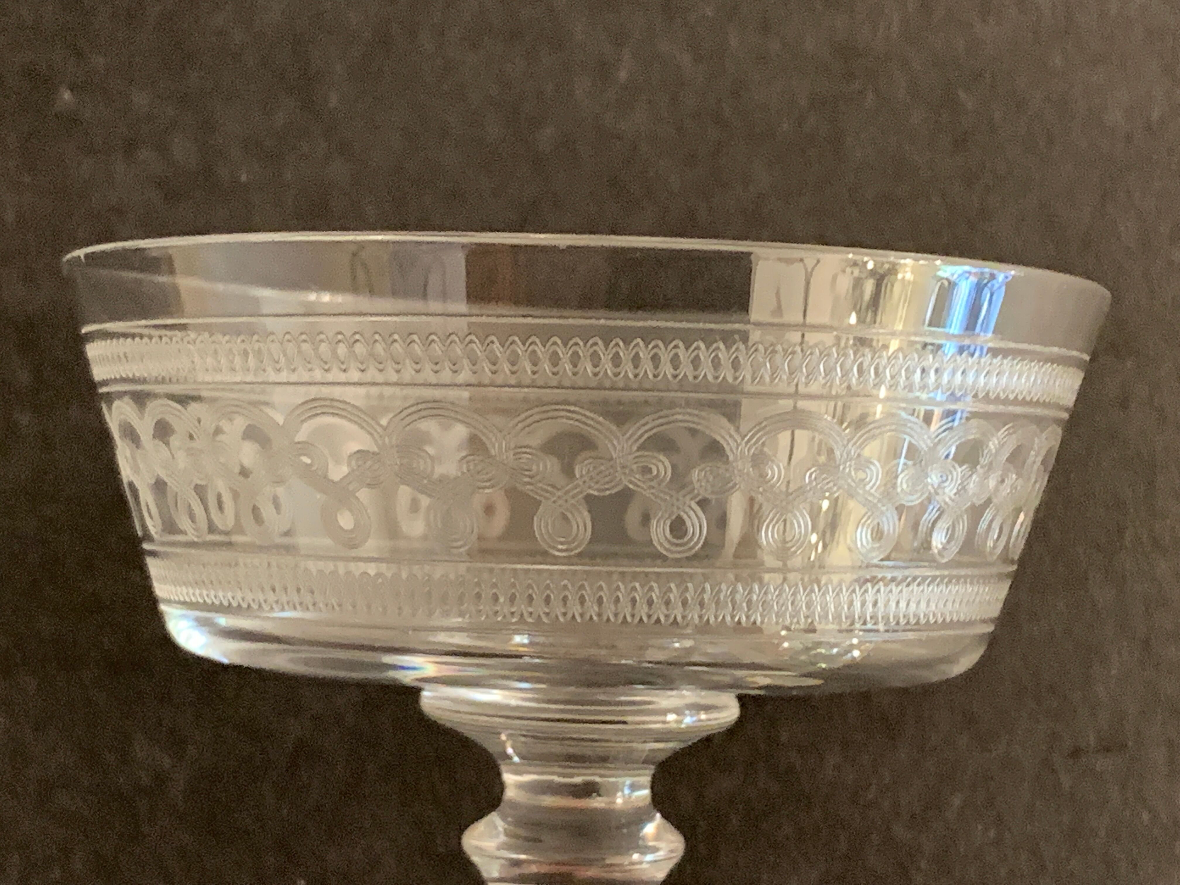 4 coupes à champagne en cristal taillé et soufflé