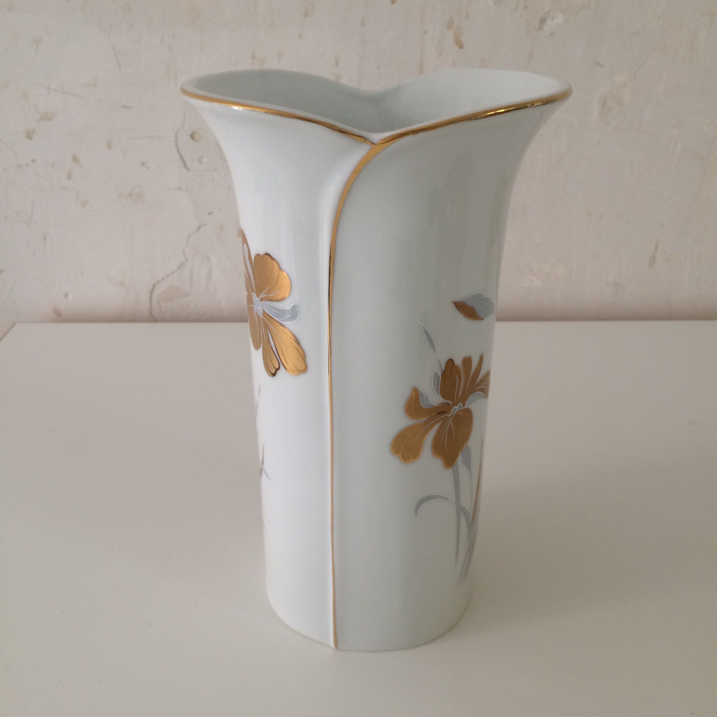 Vase 70s "Royal Porcelain", in ceramic gilded with fine gold