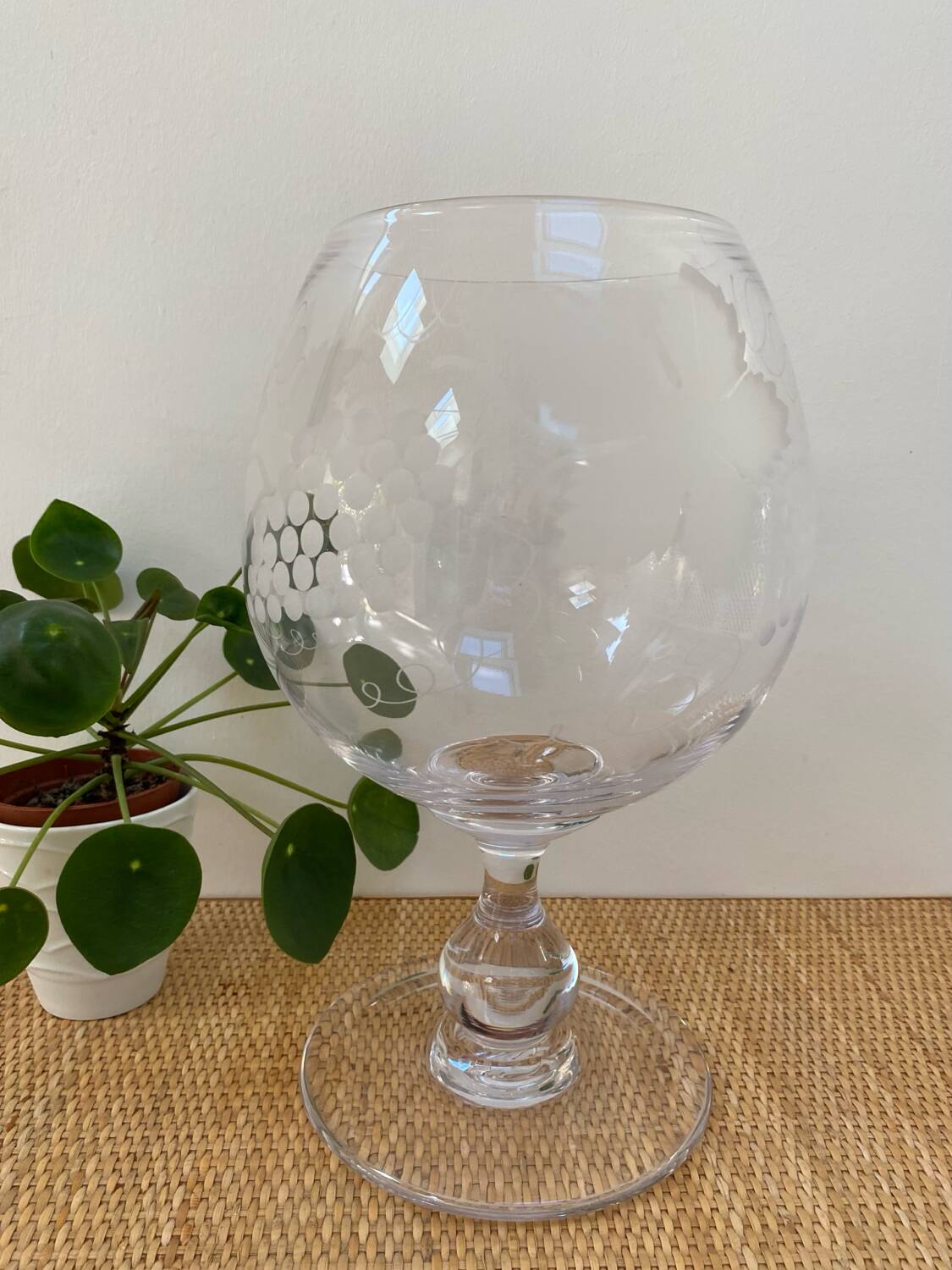 Large engraved grape crystal bowl St Hilaire