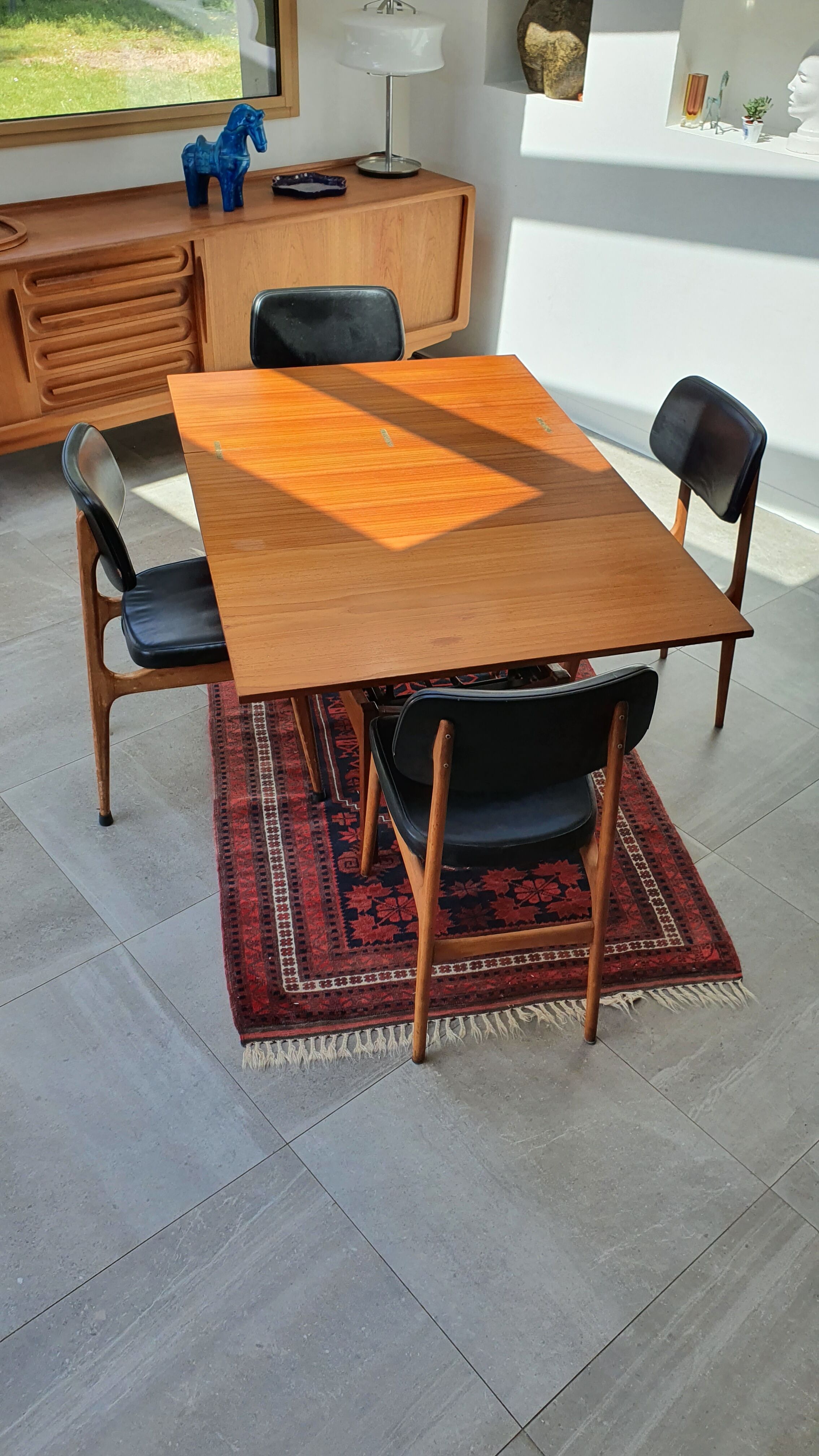 Table portefeuille à système qui monte et descend