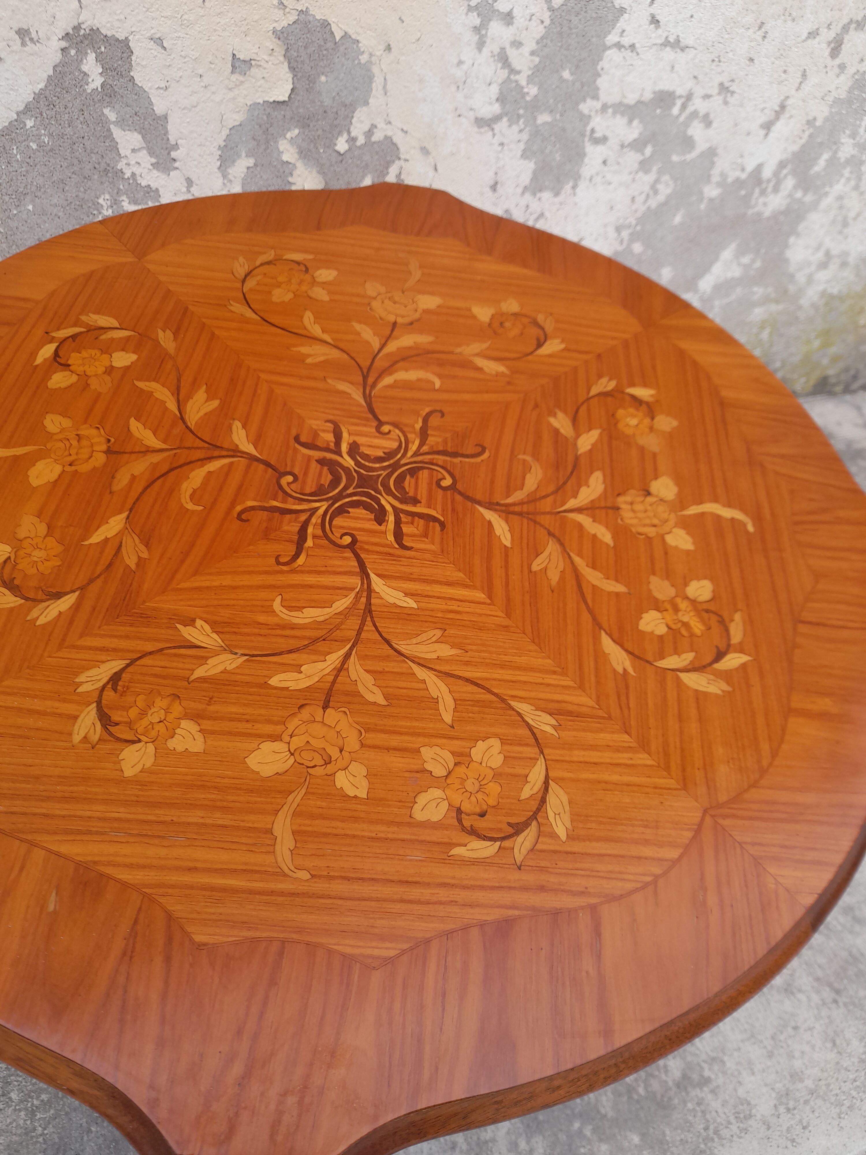 Table basse style Louis XV en bois de rose