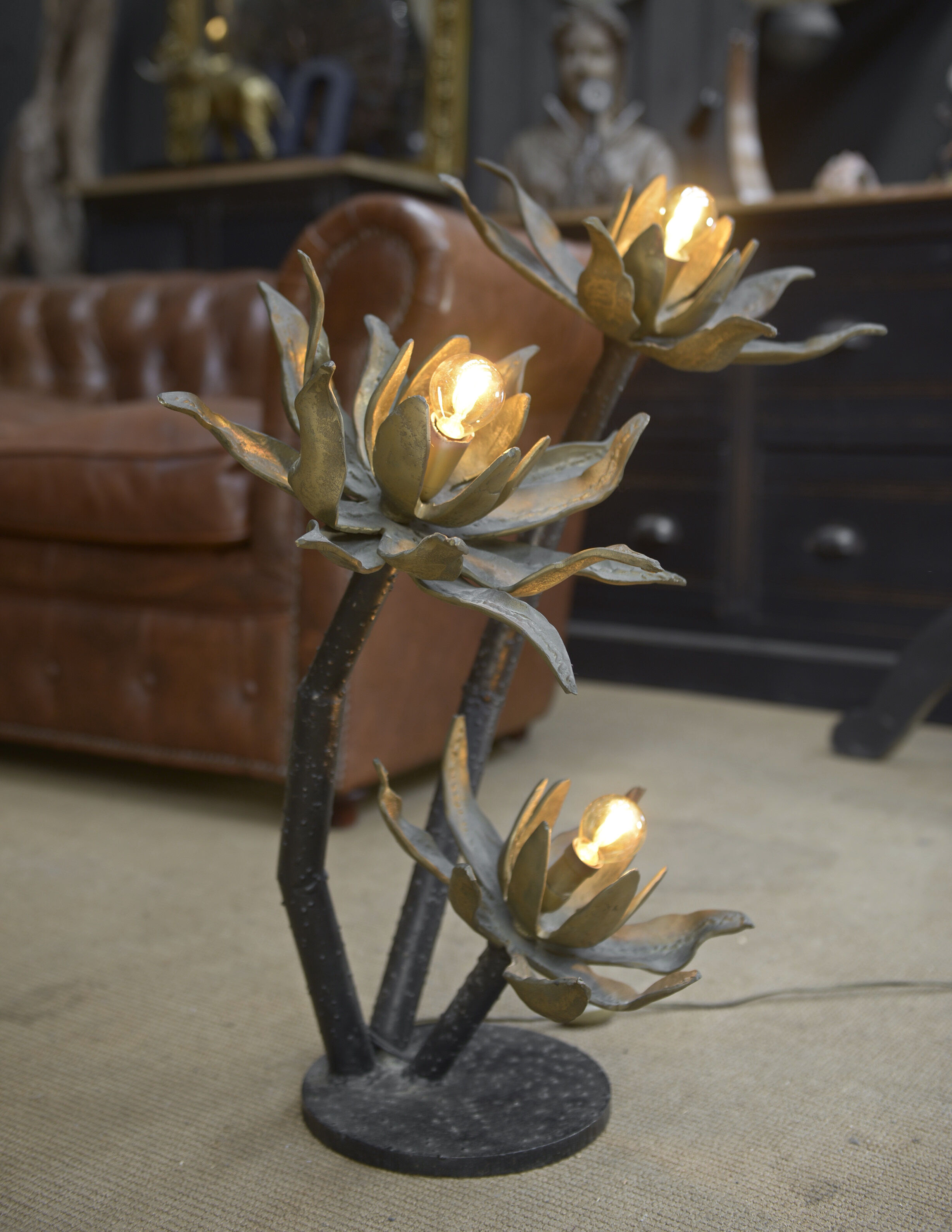 Bronze lamp with 3 Flowers 1960