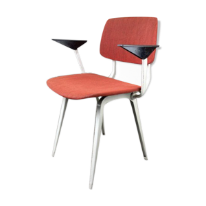 Fauteuil ahrend revolt