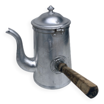 Aluminum pouring kettle