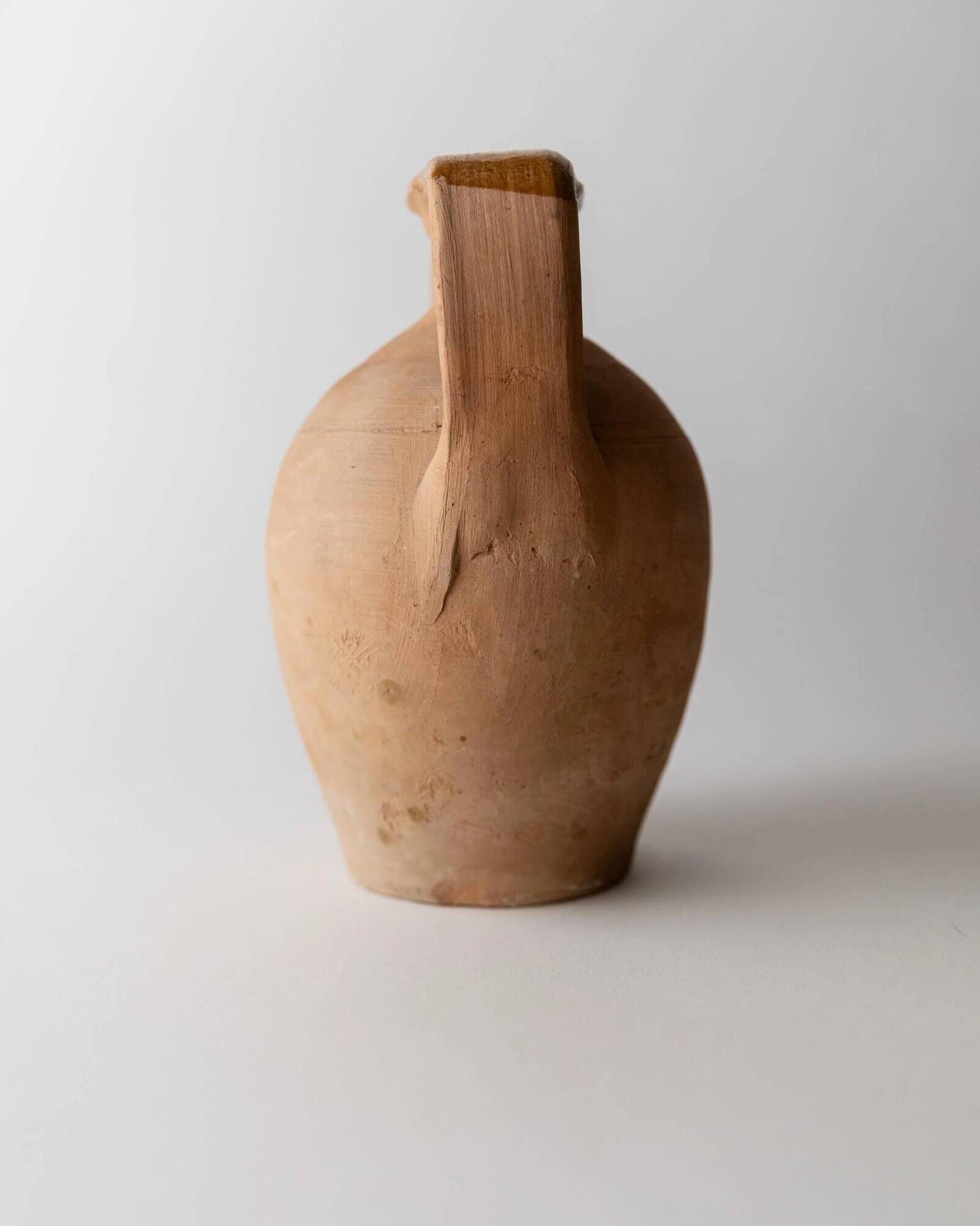 Vintage terracotta amphora vase from the 1930s, handcrafted Italian jug with two handles, fine linear decoration, rustic decoration, gift idea.