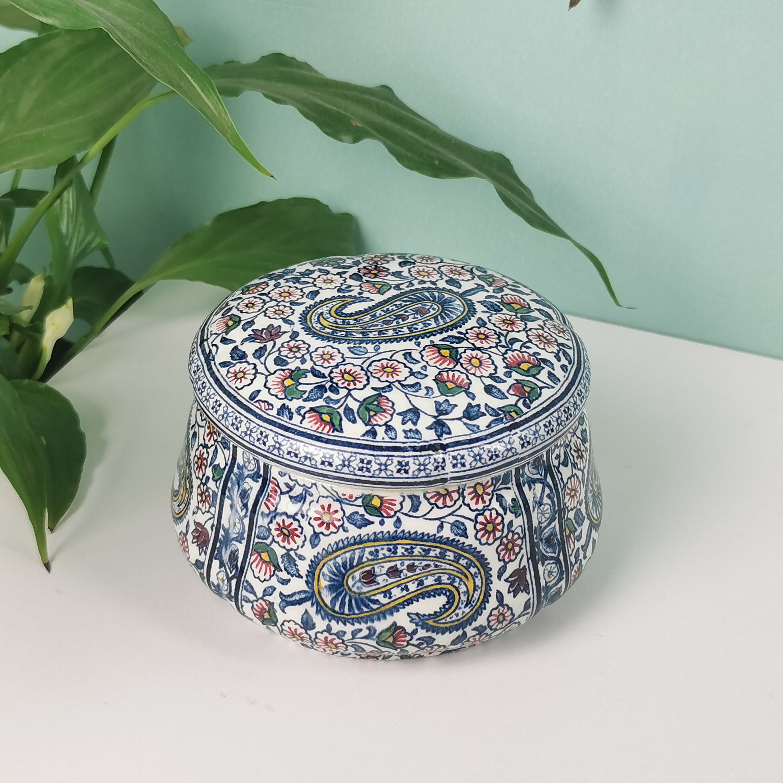 Gien's earthenware candy