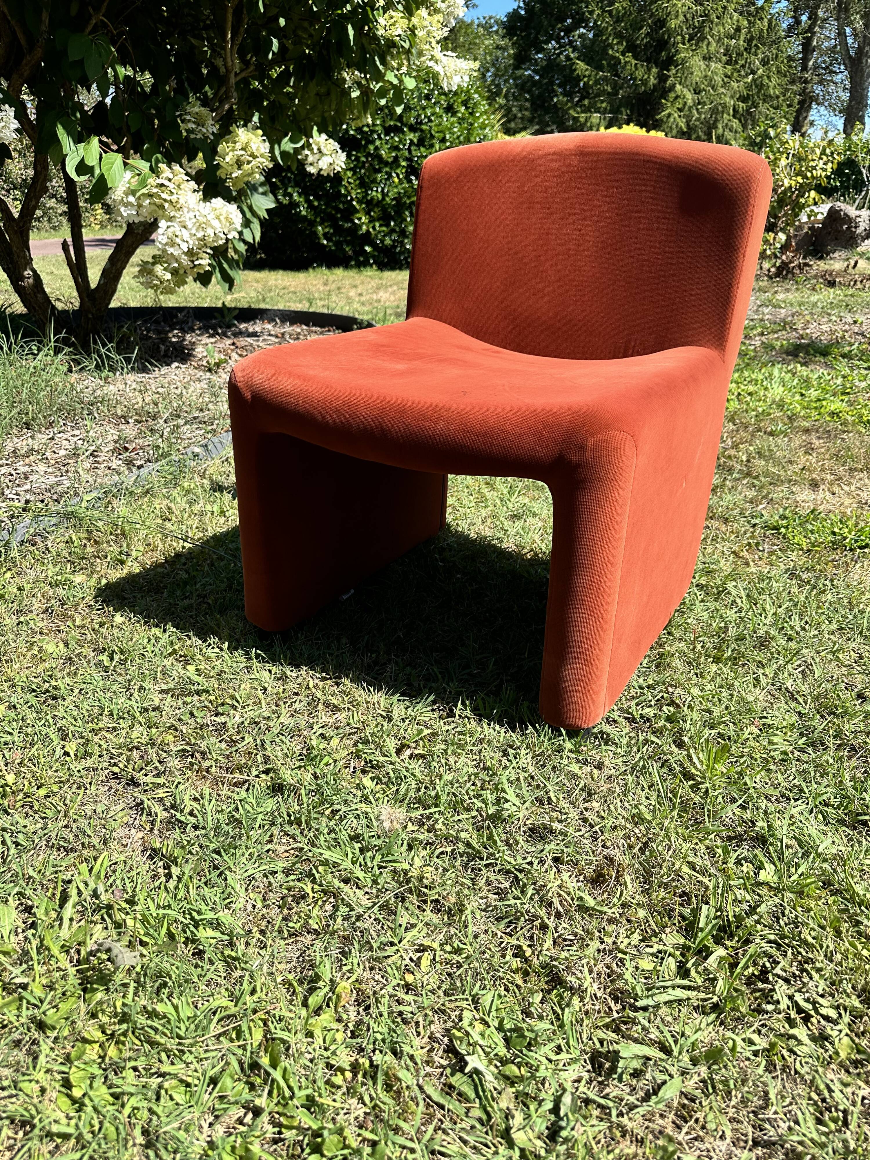 Arfa brick red velvet armchair