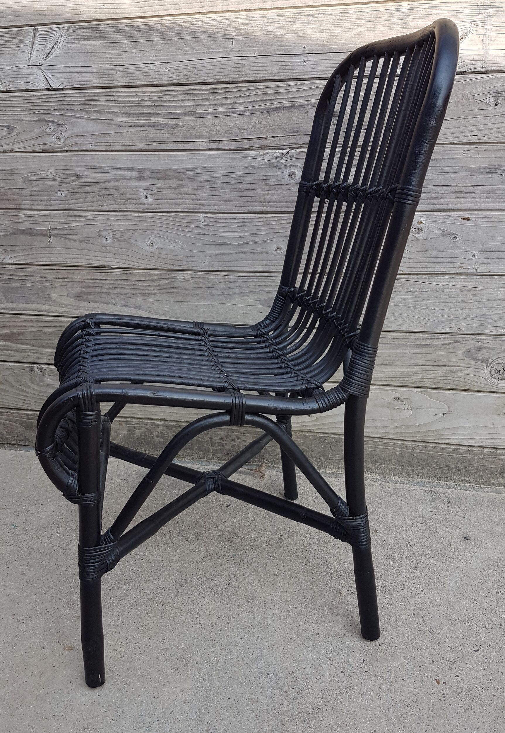 Set of 6 black rattan chairs