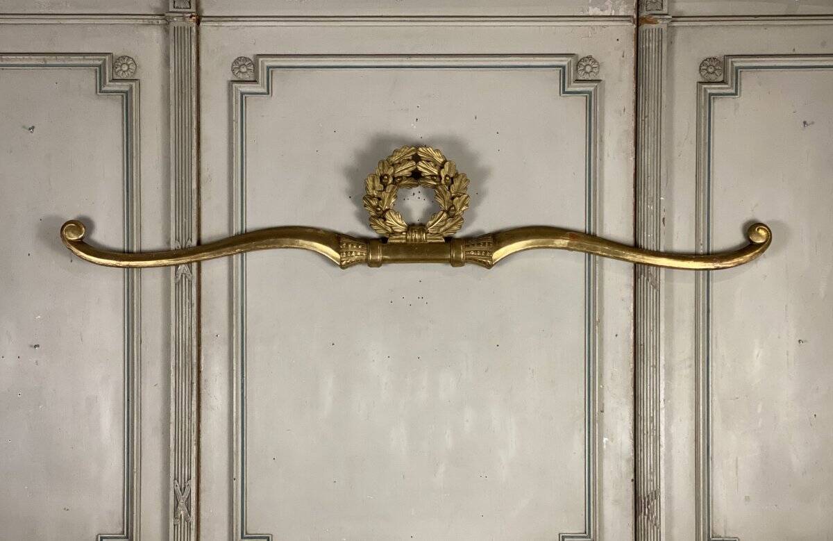 Élément de décoration en bois sculpté, cantonnière, XVIIIème siècle