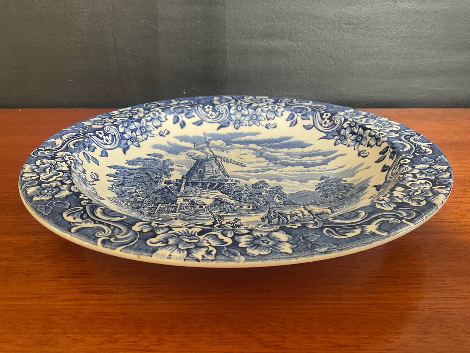 Série de 4 assiettes creuses Royal Tudor Ware England