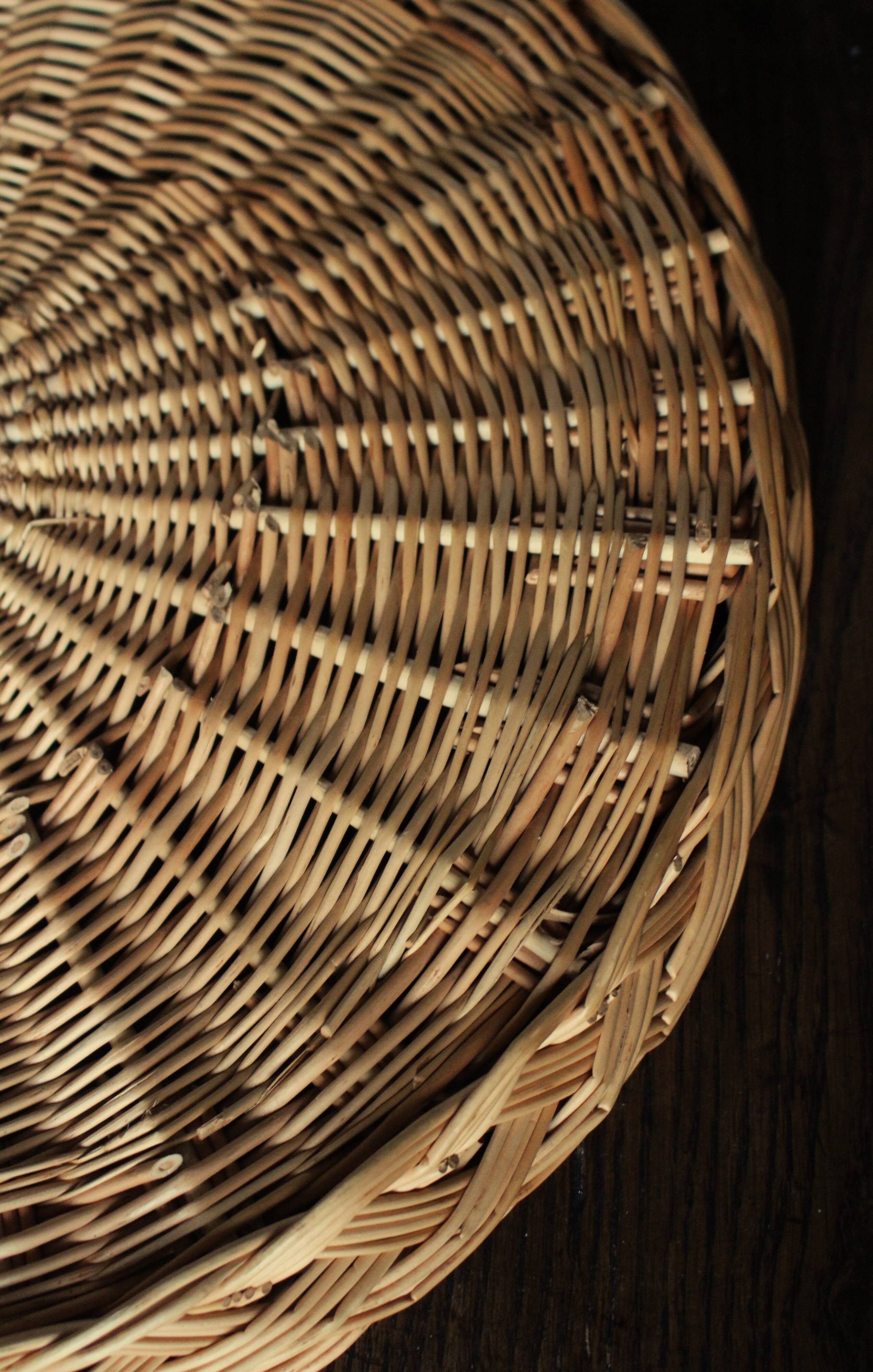 Large round wicker tray