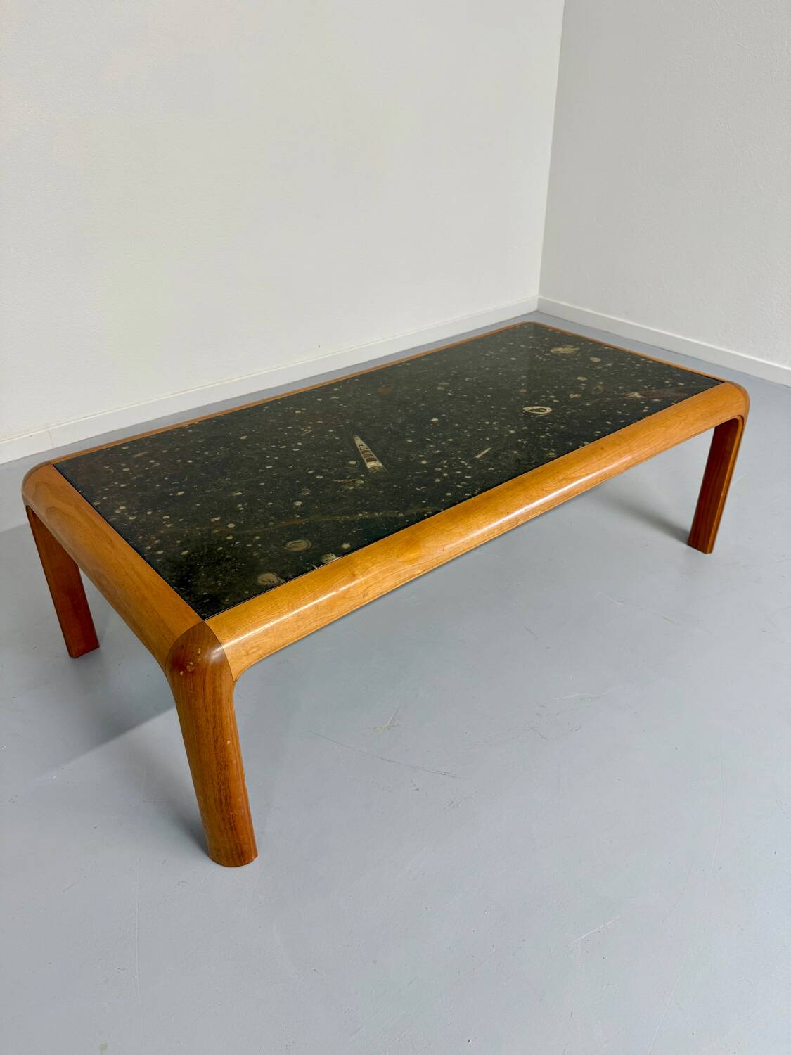Ancienne table basse en bois et pierre fossil design Heinz Lilienthal 1980