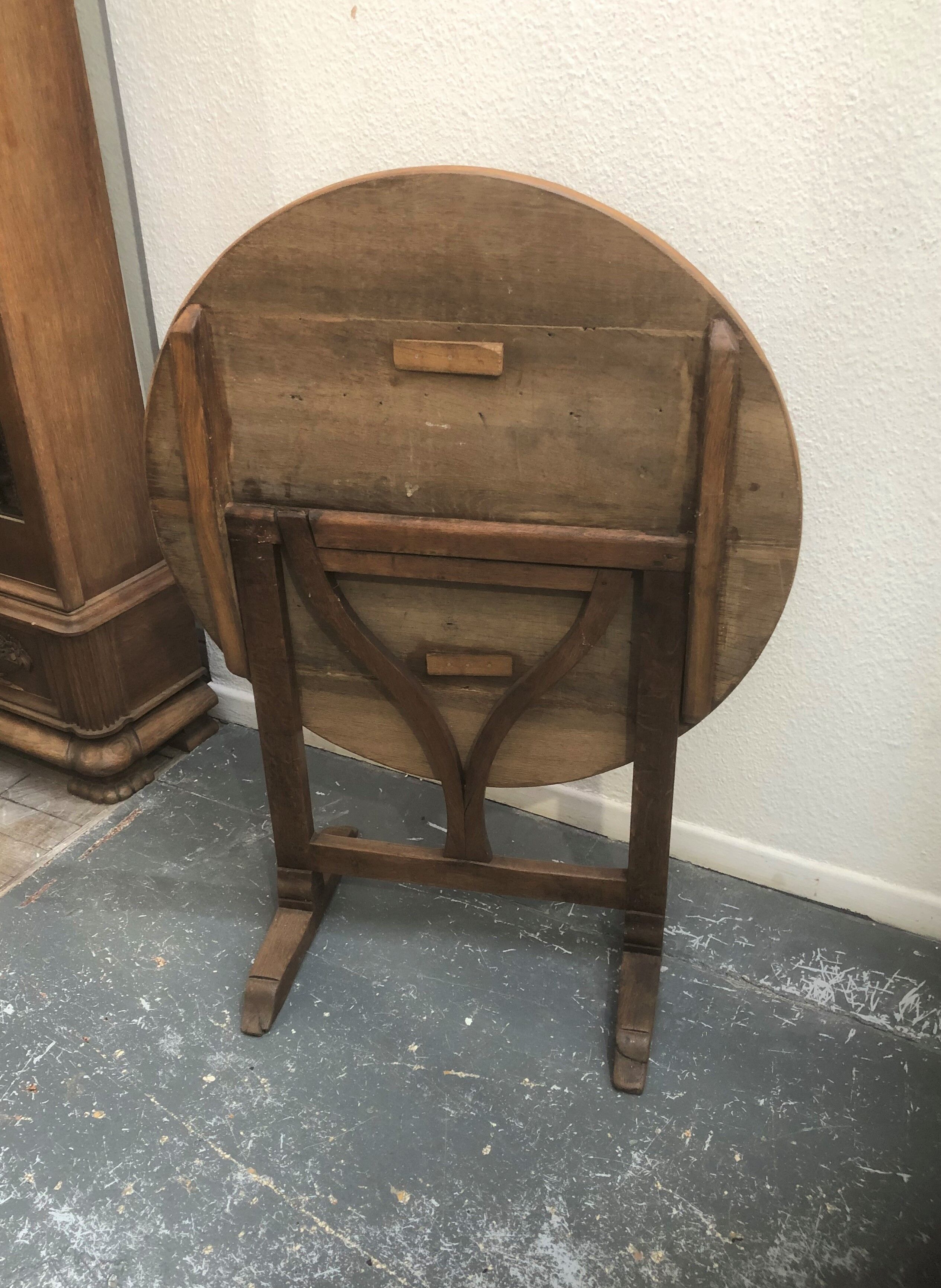 Table Vigneronne ronde ancienne en chêne Bois Massif Pliante