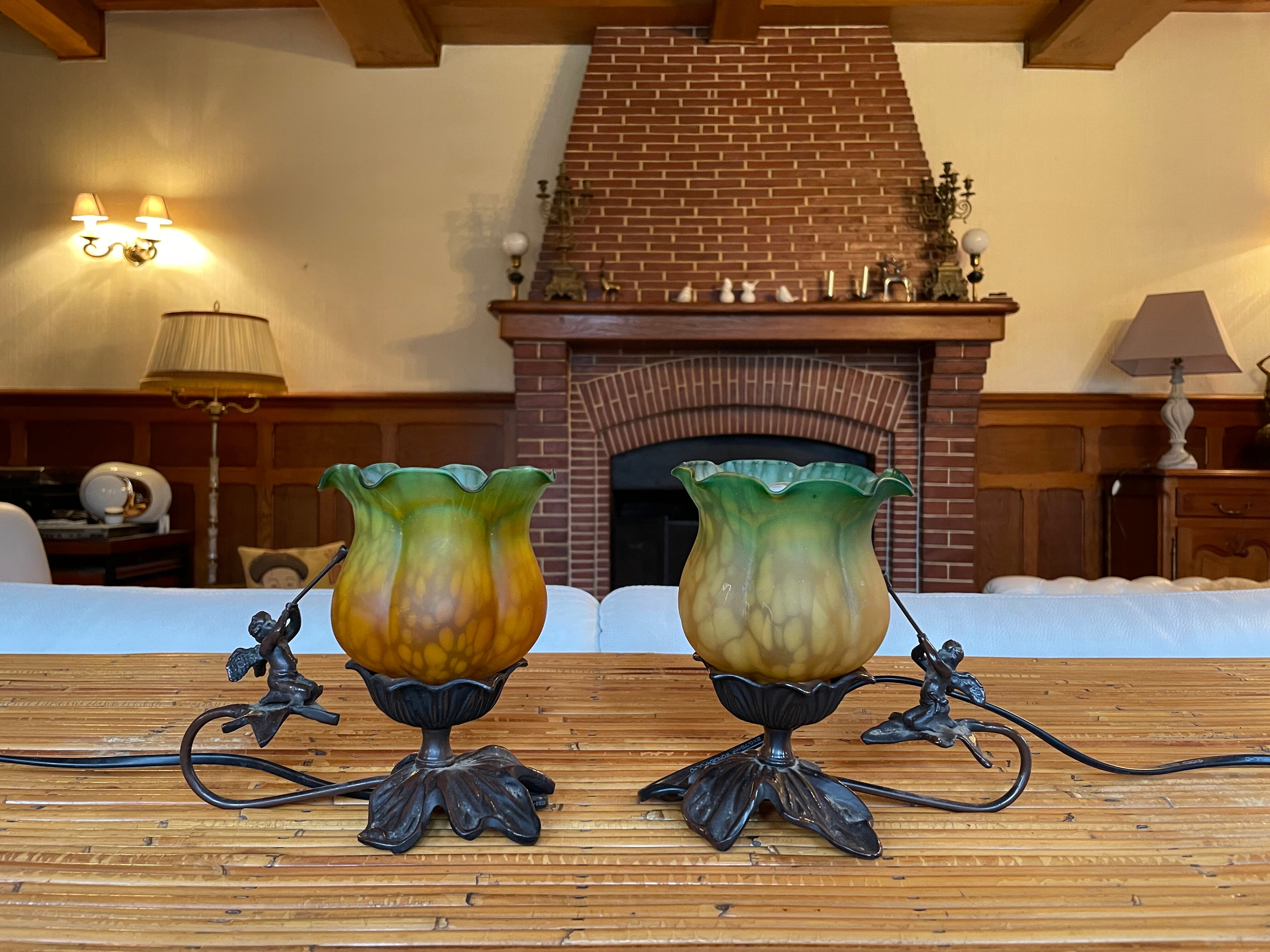 Pair of lamps cherubs bronze vintage glass paste