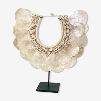Papou necklace in shells and mother-of-pearl