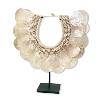 Papou necklace in shells and mother-of-pearl