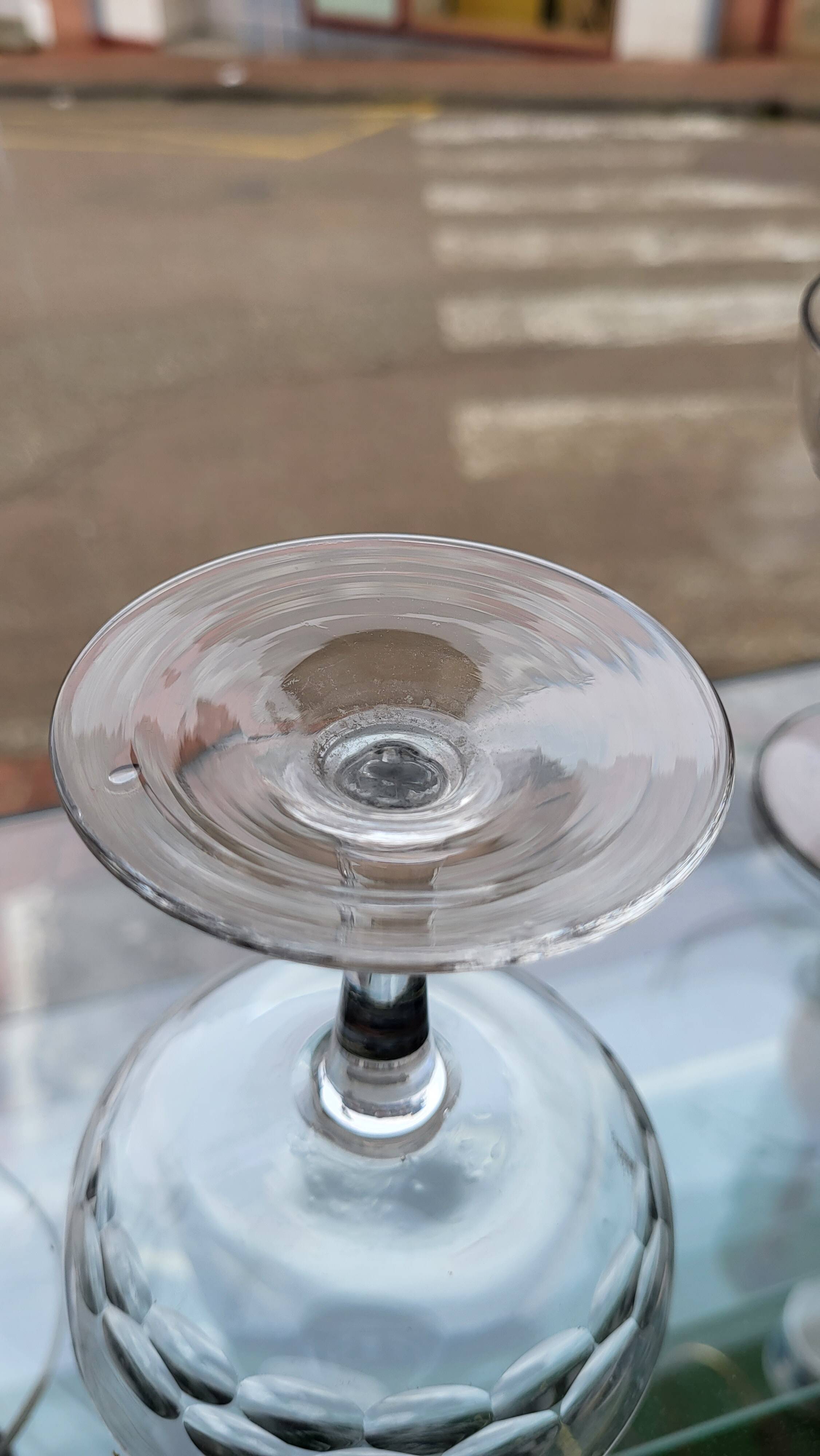 Set de 7 coupes à champagne en verre soufflé