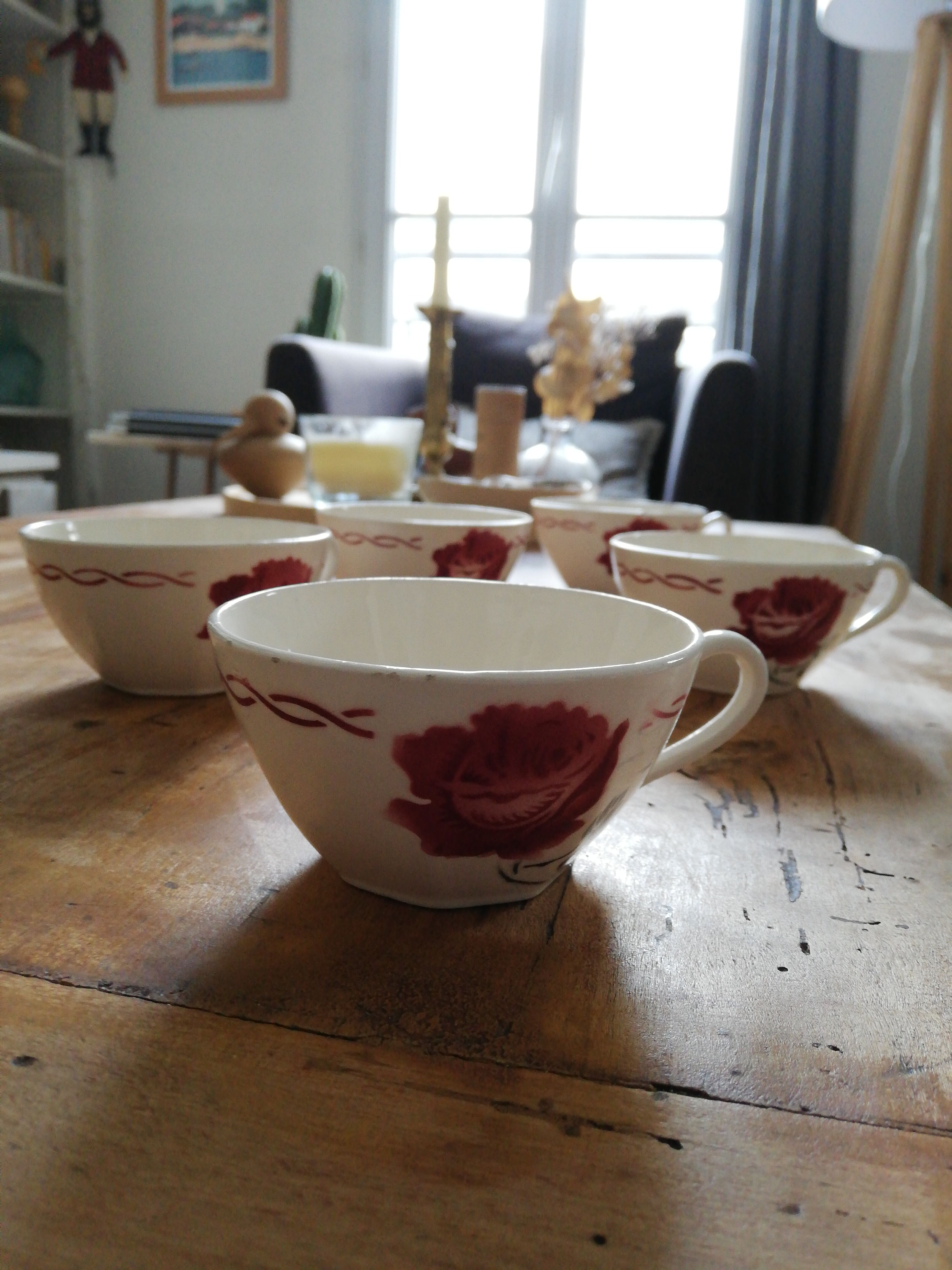 Lot of 4 vintage cups
