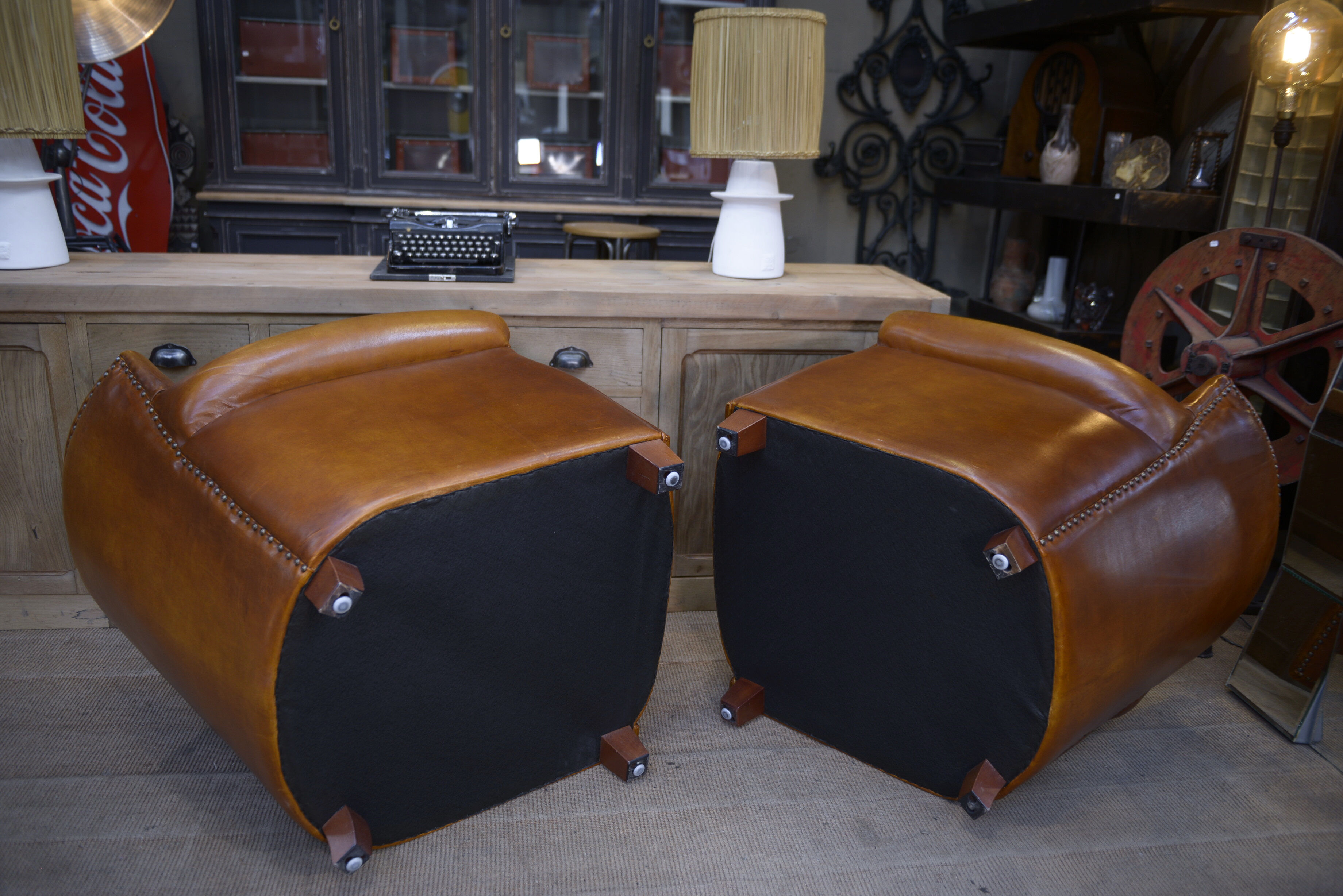 Paire de fauteuils club vintage en cuir