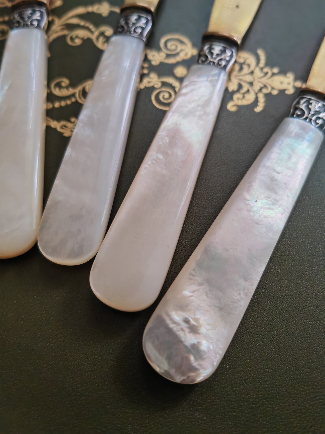 7 old mother-of-pearl knives