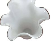 Vase blanche en verre plissé fidrio